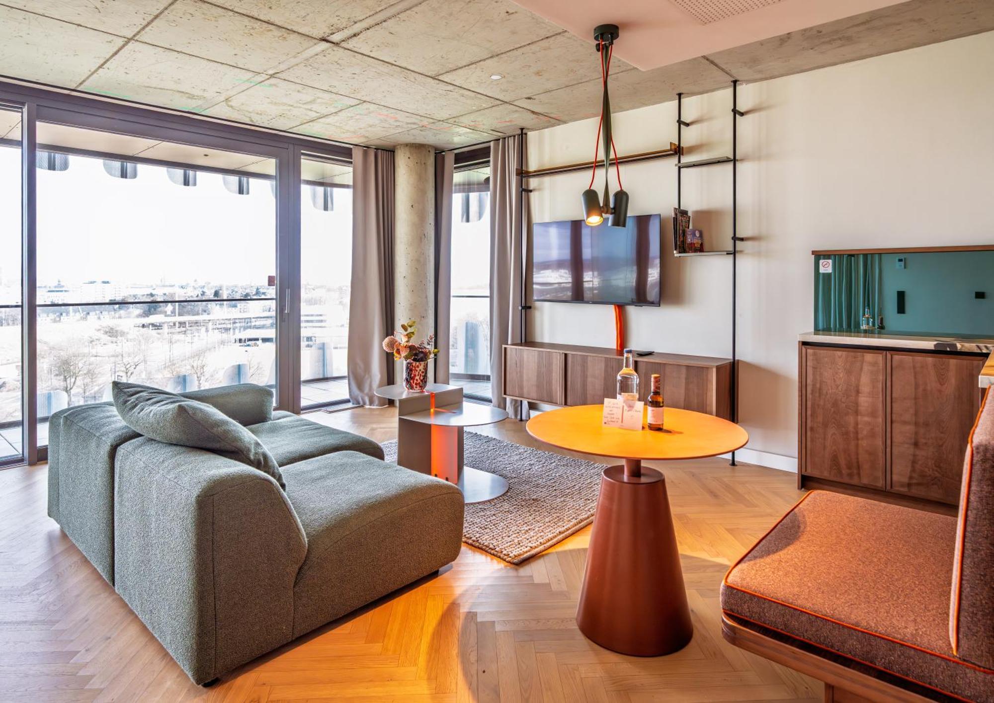The Zipper Hotel Und Apartments — Photos 1